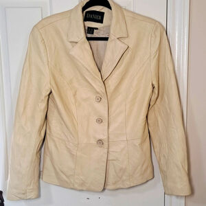 Danier Leather Short Blazer style Women's Jacket Size M
